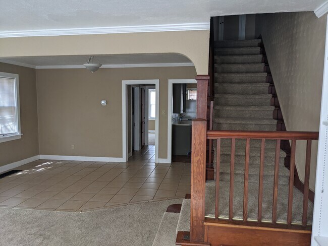 Foto del edificio - 2227 N Grand Ave