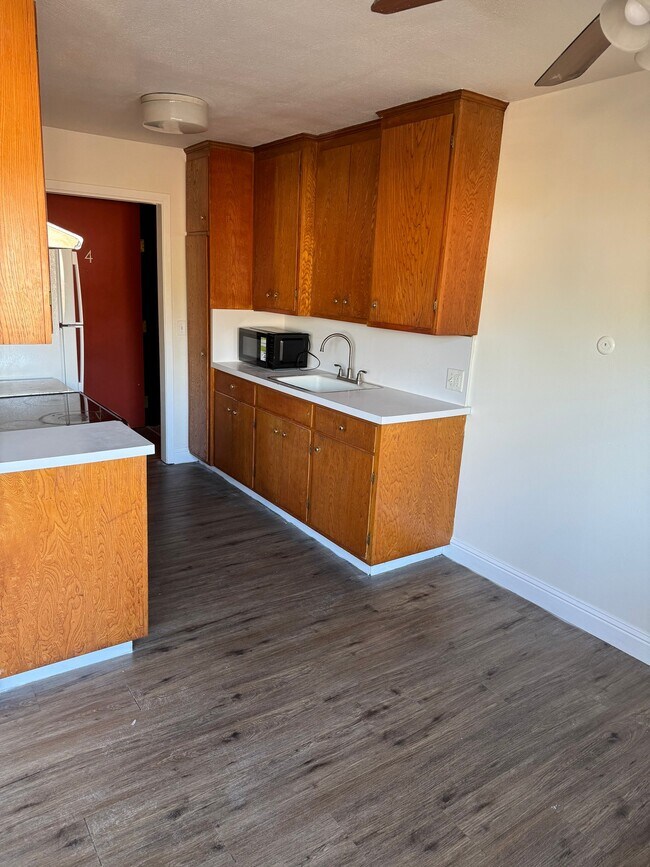 Foto del edificio - 3704 Bonnie Ln