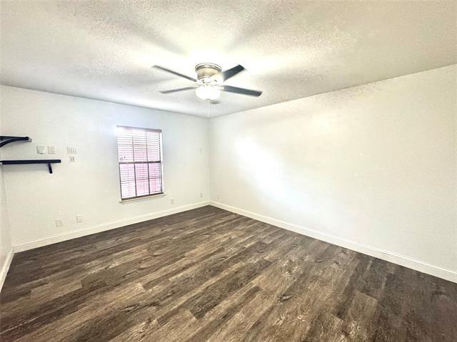 Foto del edificio - 4611 Carr St