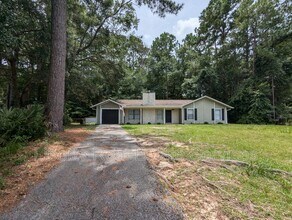 Building Photo - 600 Thornwood Way