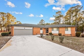 Building Photo - 554 Snow Hill Rd