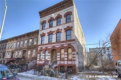 Building Photo - 626 Monroe St