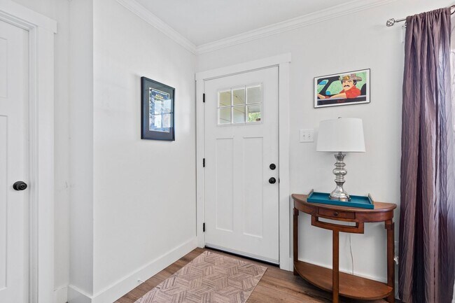 Foto del edificio - Like NEW home in ideal location!