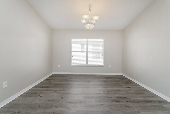 Foto del edificio - 6613 Cambridge Park Dr