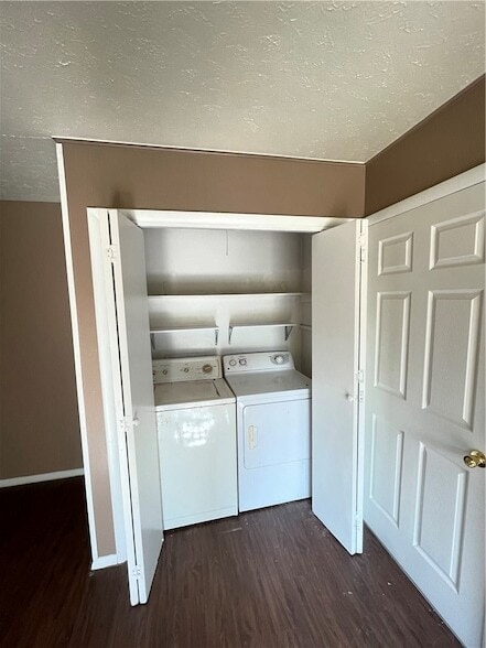 Building Photo - 1909 Theodore Dr