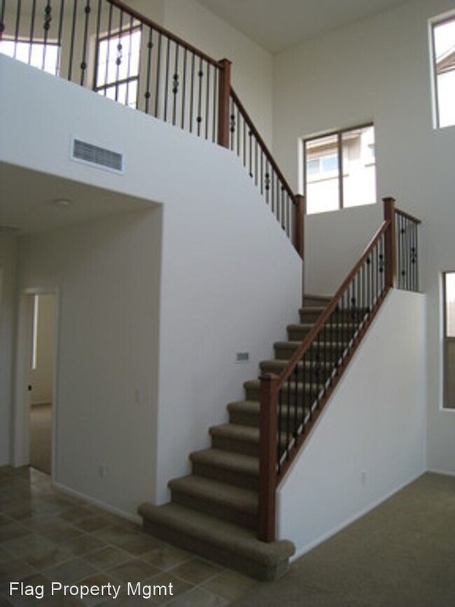Building Photo - 5 br, 3 bath House - 29731 W. Whitton Ave