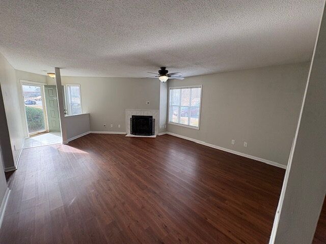 Foto del edificio - 521 Spring Forest Rd