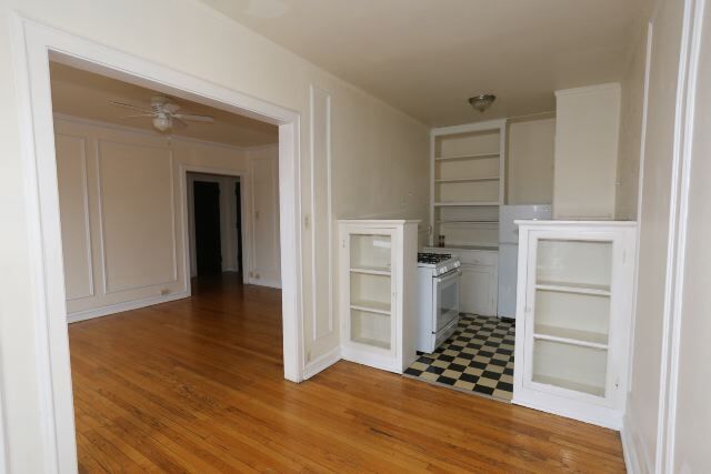 Foto del edificio - 1211 W Elmdale Ave