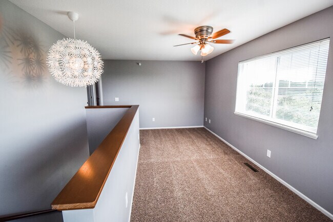 Building Photo - 1024 Castle Pines Dr