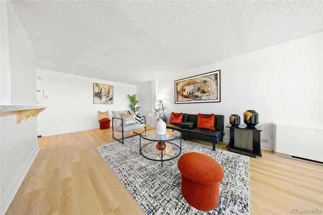 Foto del edificio - 2225 Buchtel Blvd