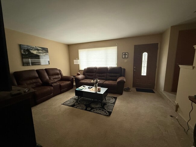 Building Photo - 7147 Bluecrest Dr