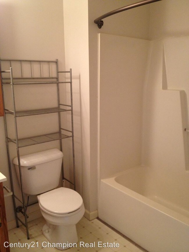 Foto del edificio - 86 Shoreline Dr