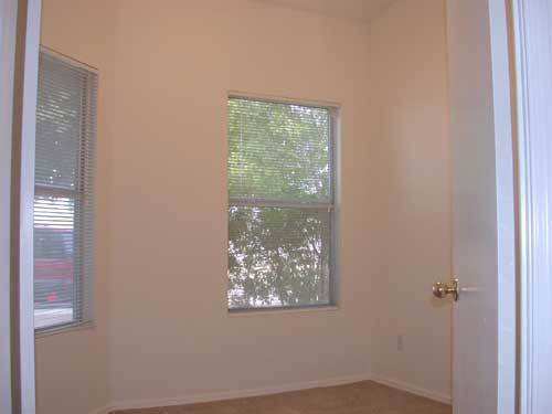Foto del edificio - NICE 3 BED, 2 BATH HOME LOCATED NEAR 67TH ...