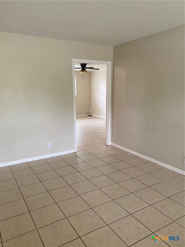 Building Photo - 3801 Lancelot Ln