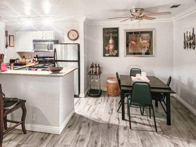 Foto del edificio - 4050 Pacific Harbors Dr