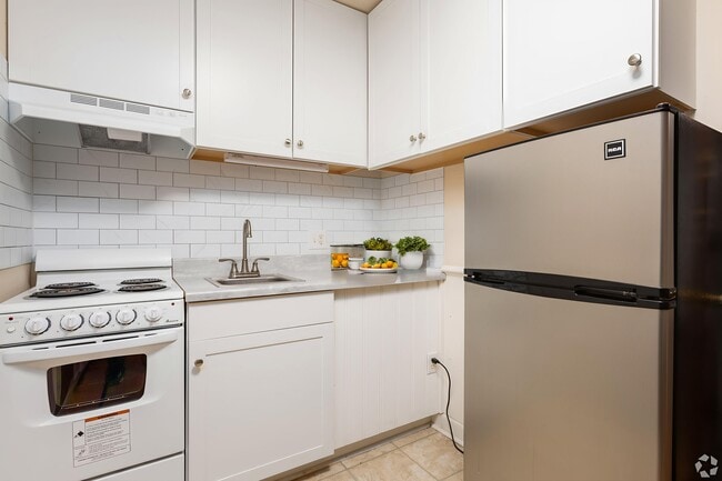 Building Photo - Summercrest Apartments