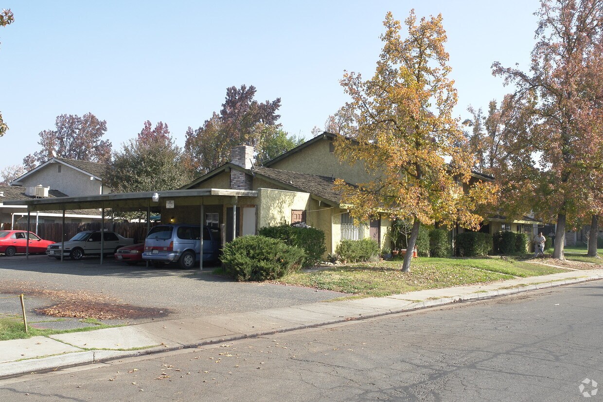 Building Photo - 559 Fortuna Ave