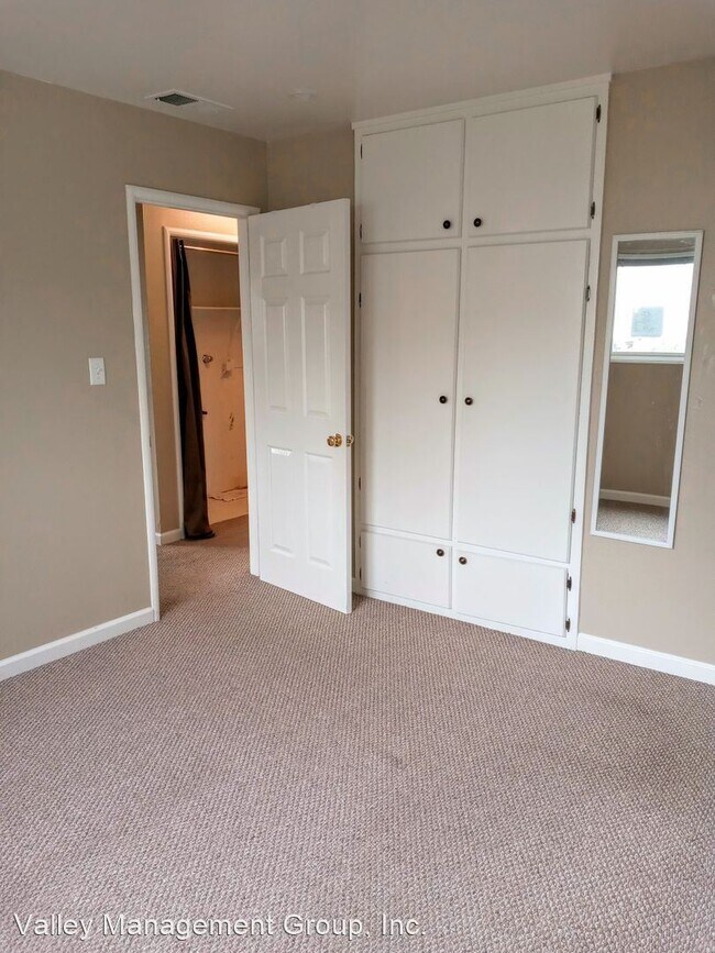 Building Photo - 3 br, 1 bath House - 2484 Le Bain Dr