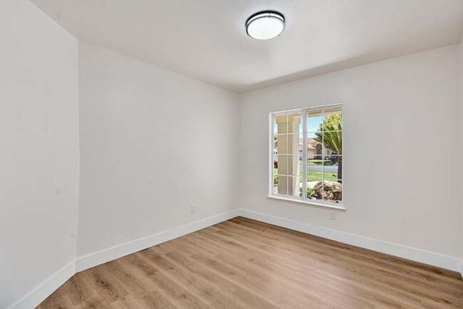 Building Photo - 2775 Chianti Ave