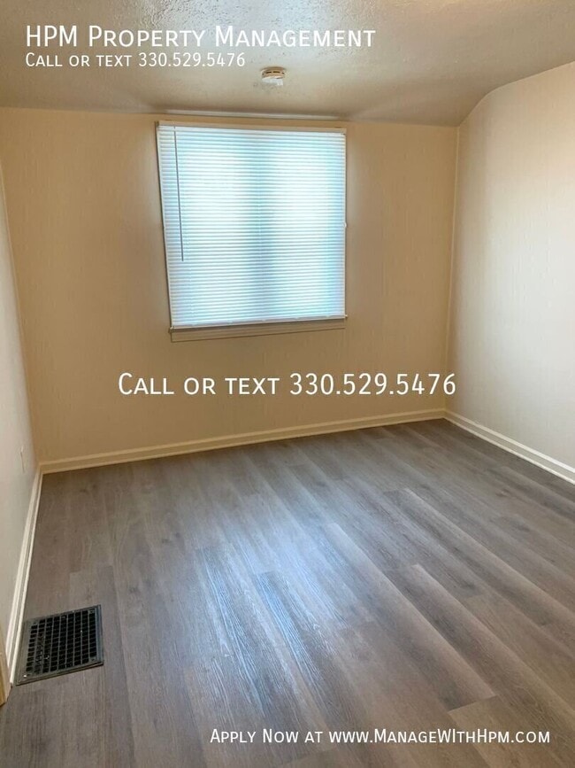 Building Photo - 625 Rainbow Dr