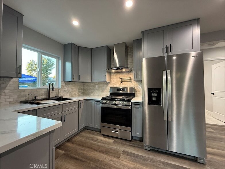 Foto principal - 20160 Stanford Ct