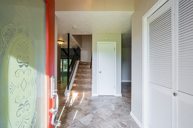 Building Photo - 10422 Gulfstream Ln