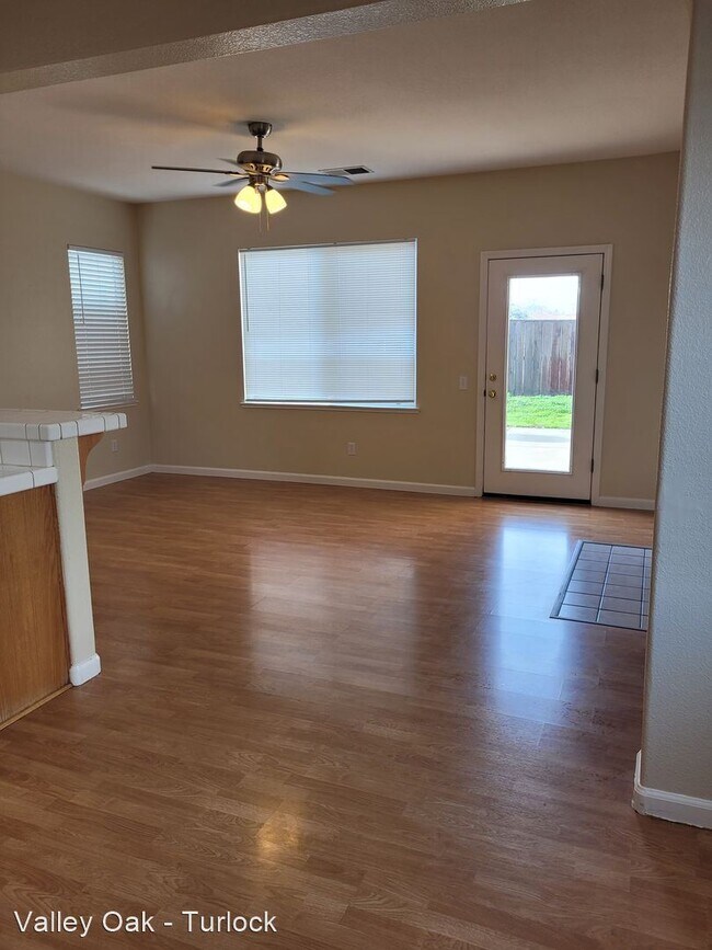 Building Photo - 3 br, 2.5 bath House - 4075 Laurel Walk Lane