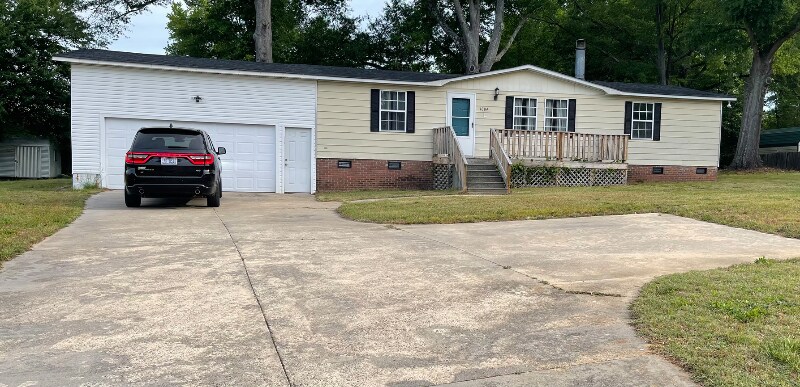 Foto principal - 1004 S Juniper St