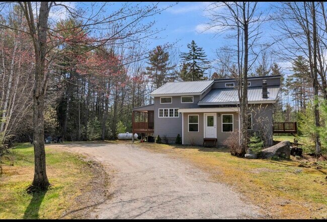 Foto del edificio - 813 Norway Rd