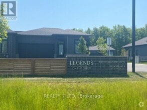 Building Photo - 9150-9150 Willoughby Dr