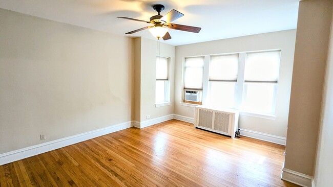 Building Photo - 3750 W Giddings St