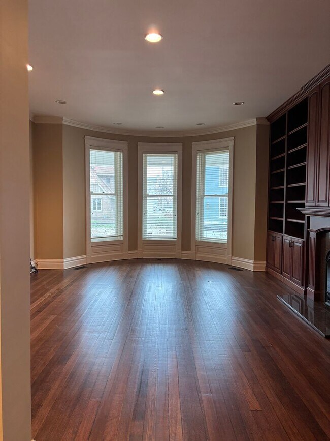 Building Photo - Historic Downtown Home with Modern Charm