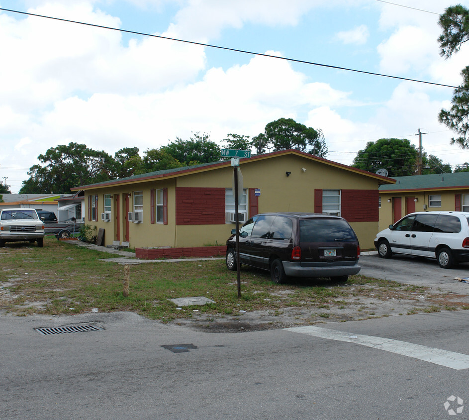 Building Photo - 1527-1529 NW 7th St