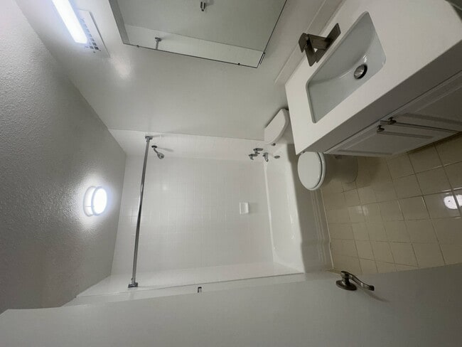 Interior Photo - Calvert House Apartments