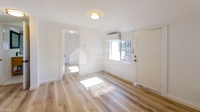 Foto del edificio - 2 br, 1 bath House - 246 1/2 West 69th Str...