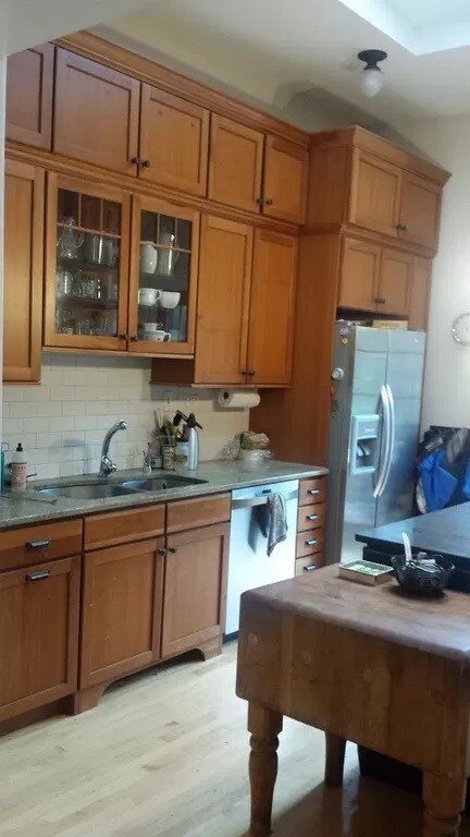 Foto del edificio - 2128 W Schiller St