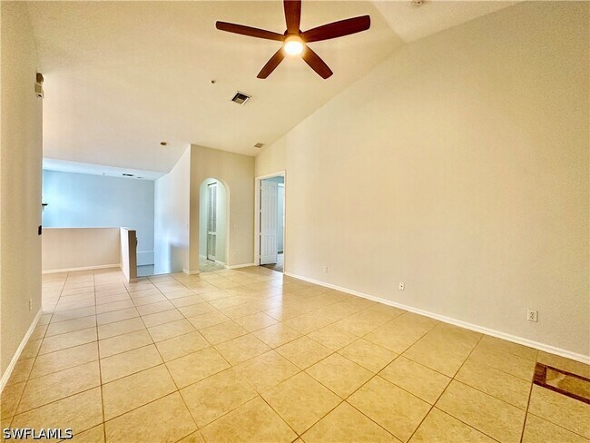 Building Photo - 1425 Mariposa Cir