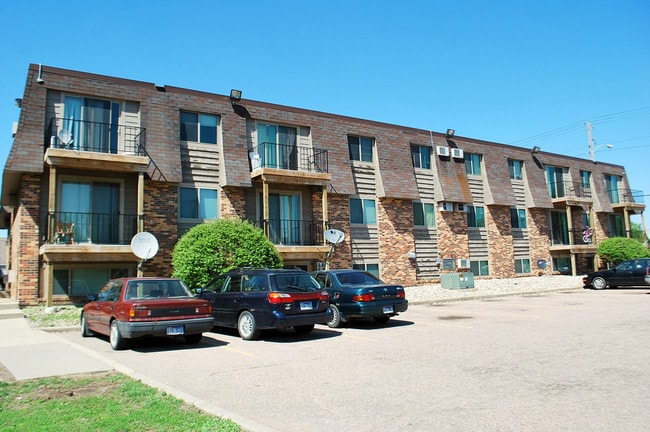 Building Photo - Bella Sierra Apartments