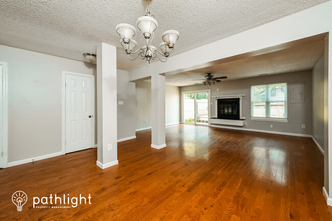 Building Photo - 313 Woods Edge Ct
