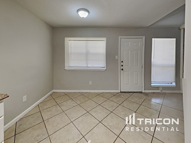 Building Photo - 4827 Tealgate Dr