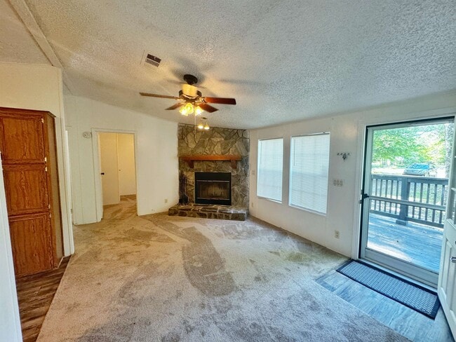 Building Photo - 5872 Pine Creek Dr