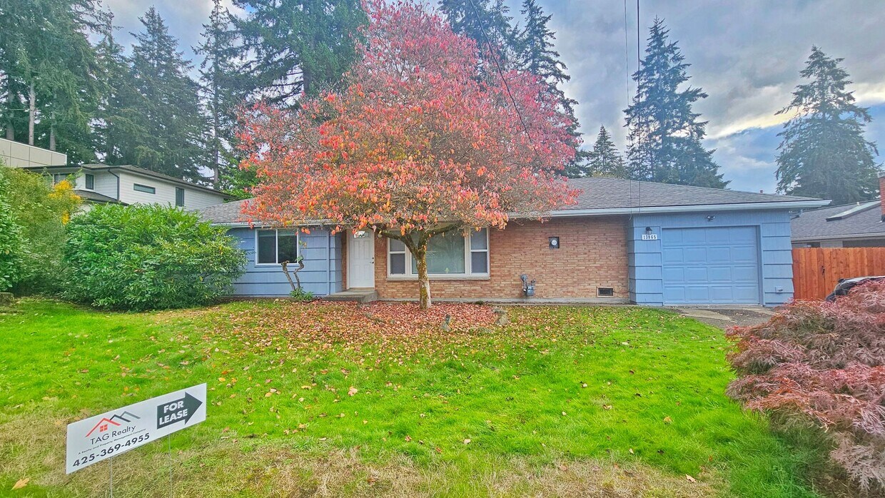 Foto principal - Beautifully Remodeled 3 Bed 2 Bath Rambler...
