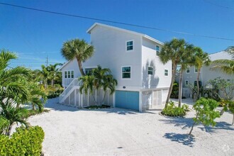 Building Photo - 401 Lafitte St