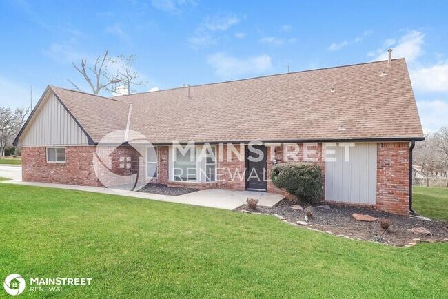 Building Photo - 2101 Westridge Dr, Edmond, OK 73013