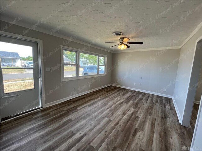 Building Photo - 2513 Aragon Ave N