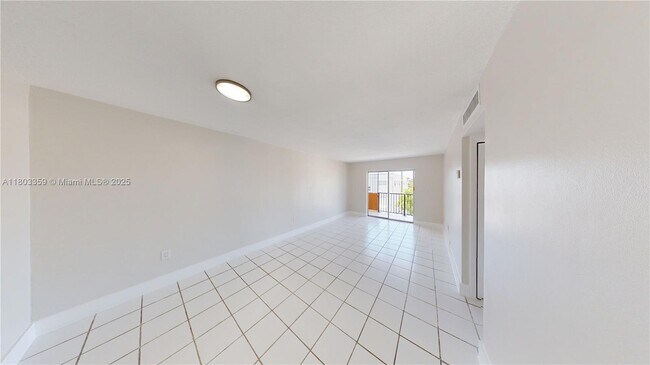 Foto del edificio - 677 SW 9th Ave