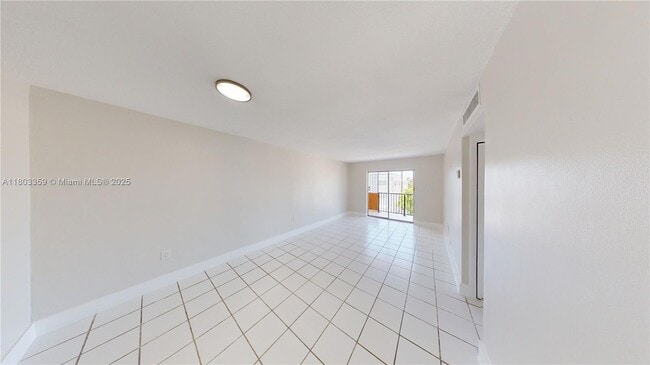 Building Photo - 677 SW 9th Ave