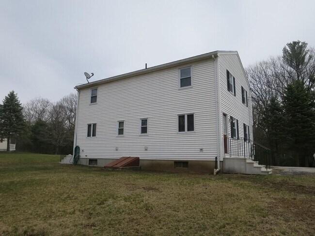 Building Photo - 16 Lynch Rd