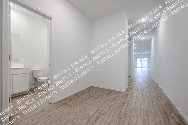 Building Photo - 47848 W Mellen Ln