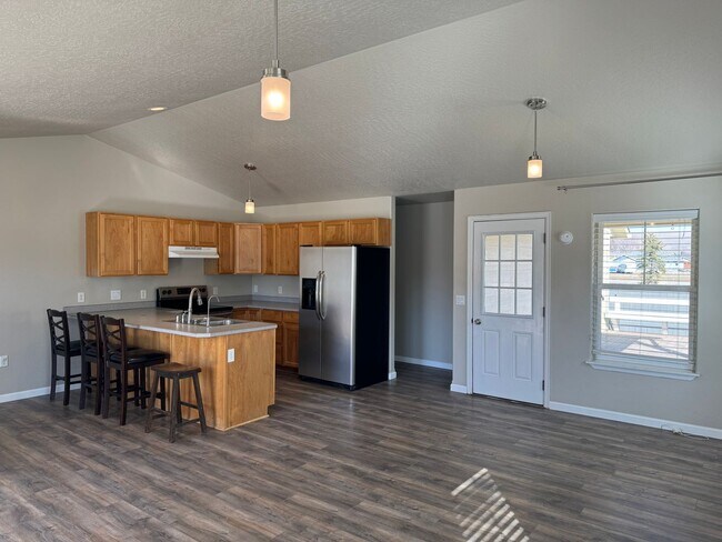 Building Photo - Spacious 3 Bed, 2 Bath in Lolo, MT!!
